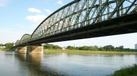 Heritage at Risk: Demolish? The Linz Railway Bridge in Austria